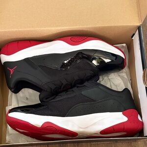 Jordan Men's Black and Red Athletic Sneakers